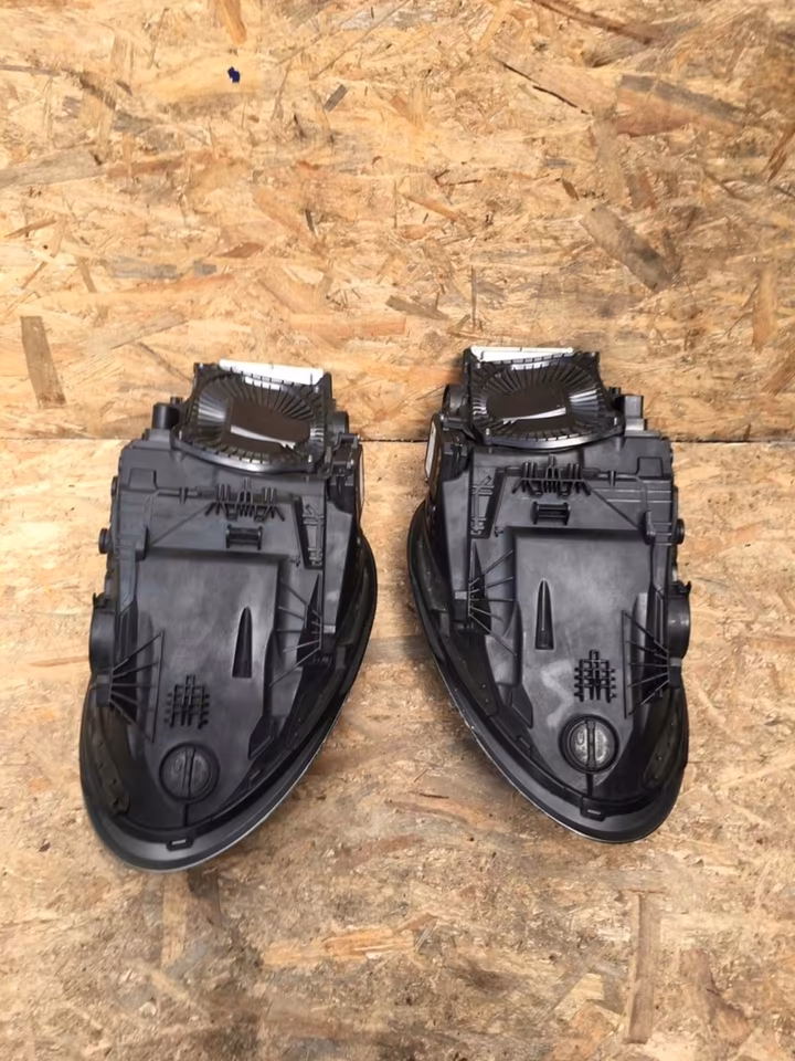 PORSCHE 991.1 HEADLIGHTS PDLS 99163117104,99163117204 - Image 2