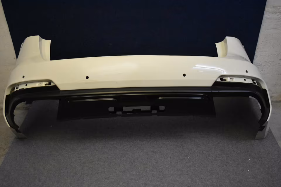 Maserati Levante GTS bumper diffuser 670118506 + 670103586