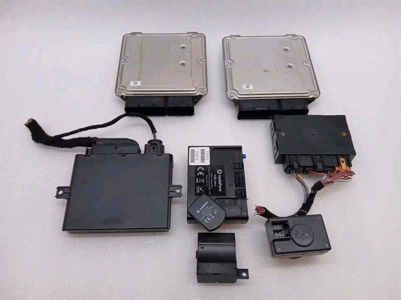 BENTLEY CONTINENTAL GT W12 11-18 Engine Control Unit + Key - Image 2