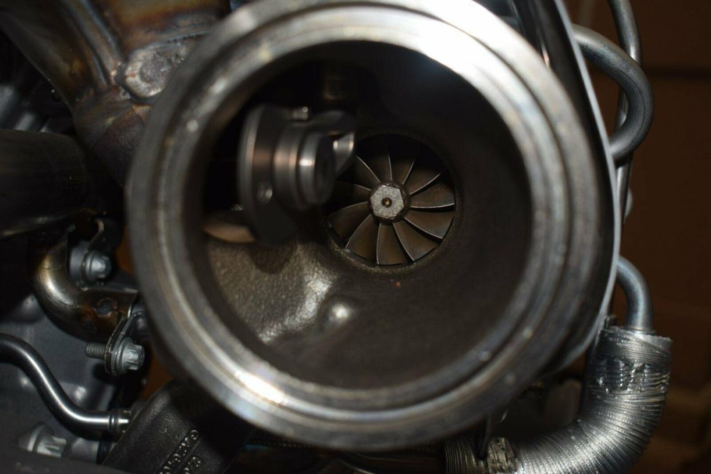 Mercedes C-Class W205 Engine – 300 / 264.920 - Image 2