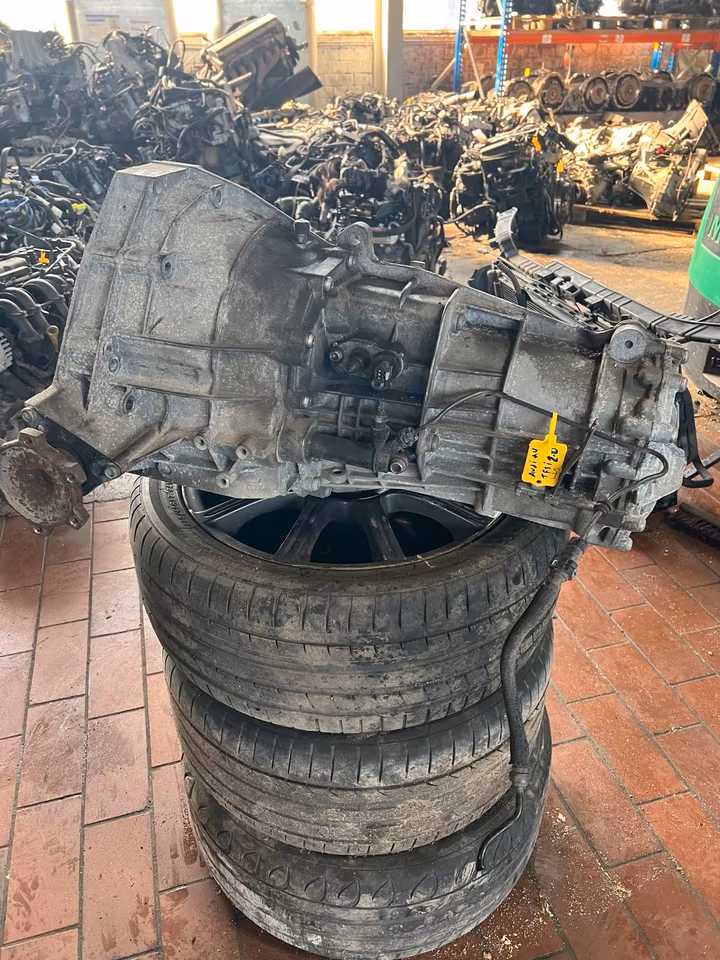 Audi A4 B8 TFSI 2.0 manual transmission, transmission code: LLS - Image 5