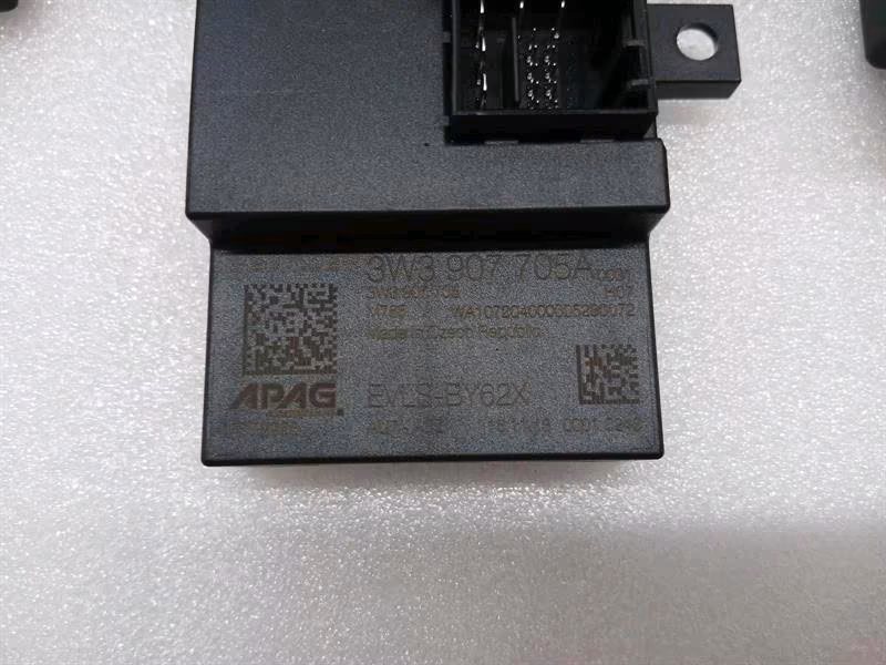 BENTLEY CONTINENTAL GT W12 11-18 Engine Control Unit + Key - Image 8