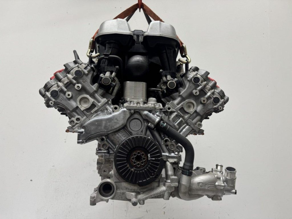Audi R8 V10 engine - Image 3