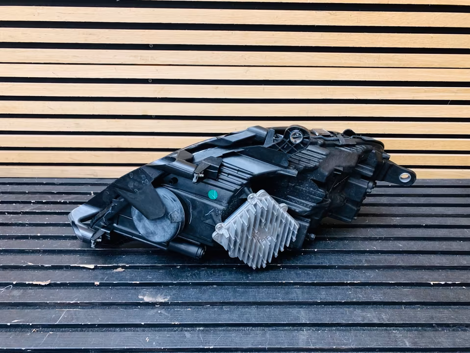 Maserati Granturismo Headlights 6701588610 6701588620 - Image 2